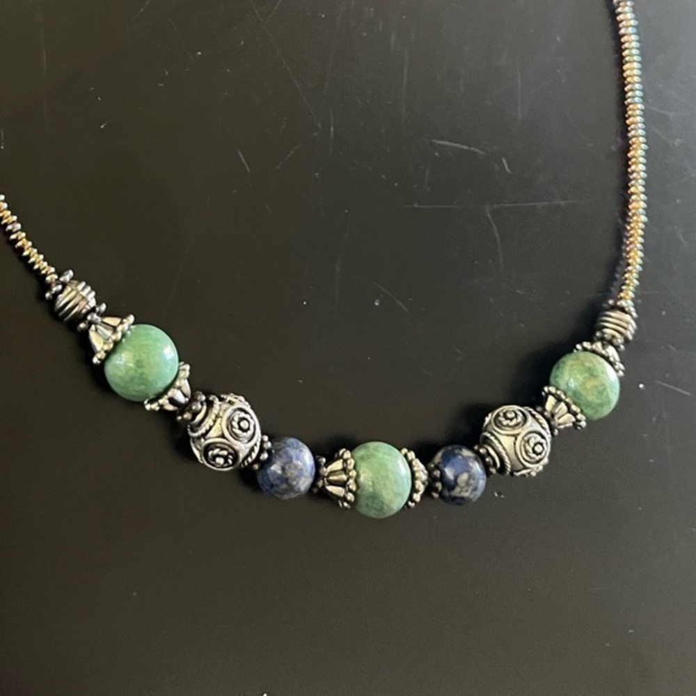 Vintage 90s 925 Sterling Green and Blue Lapis Lazuli Beaded Choker Necklace C3